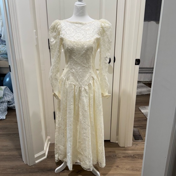 Vintage Dresses & Skirts - Vintage Alfred Angelo Wedding Dress